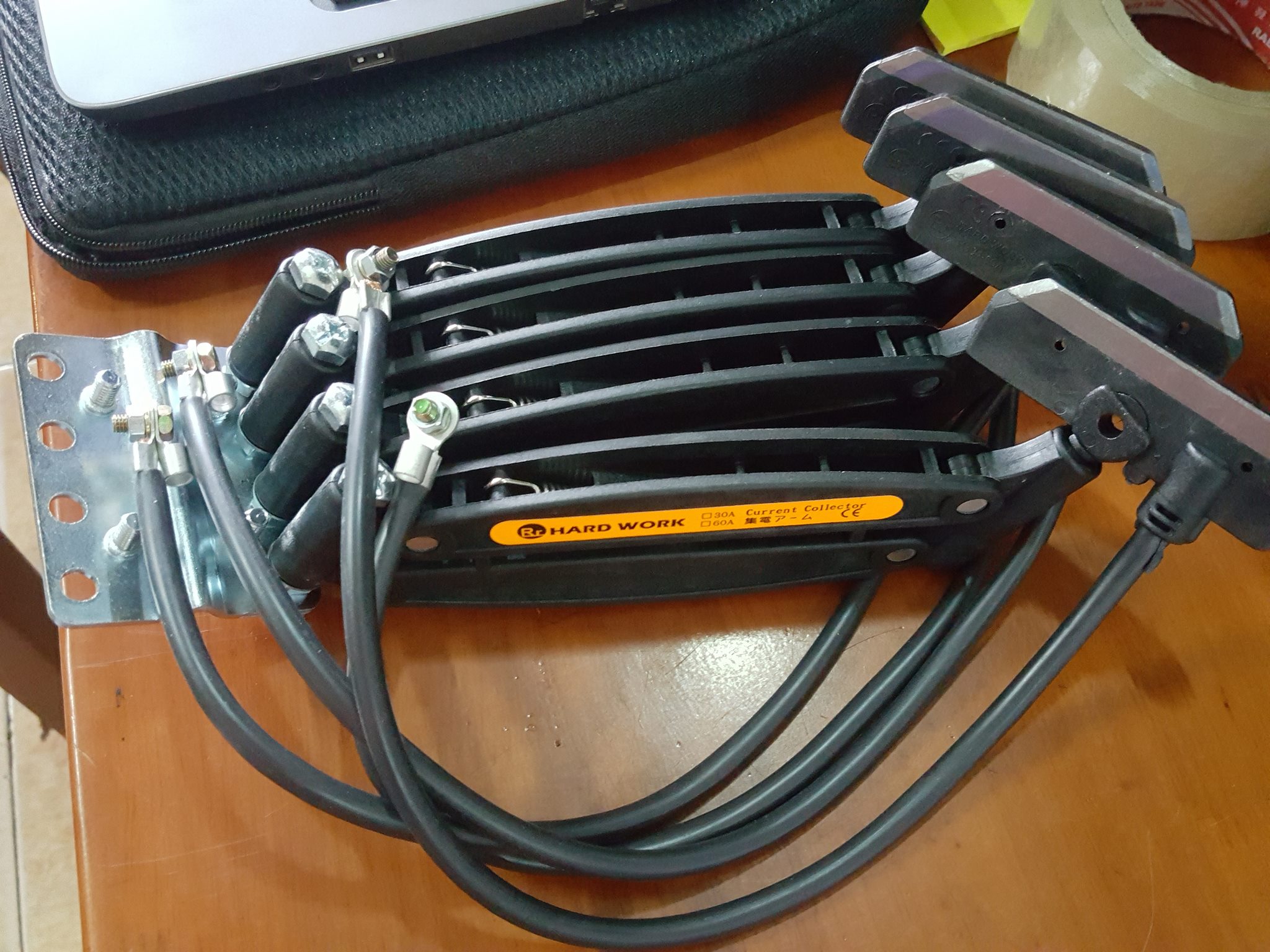 Chổi than tiếp điện 4P 30A-60A-100A